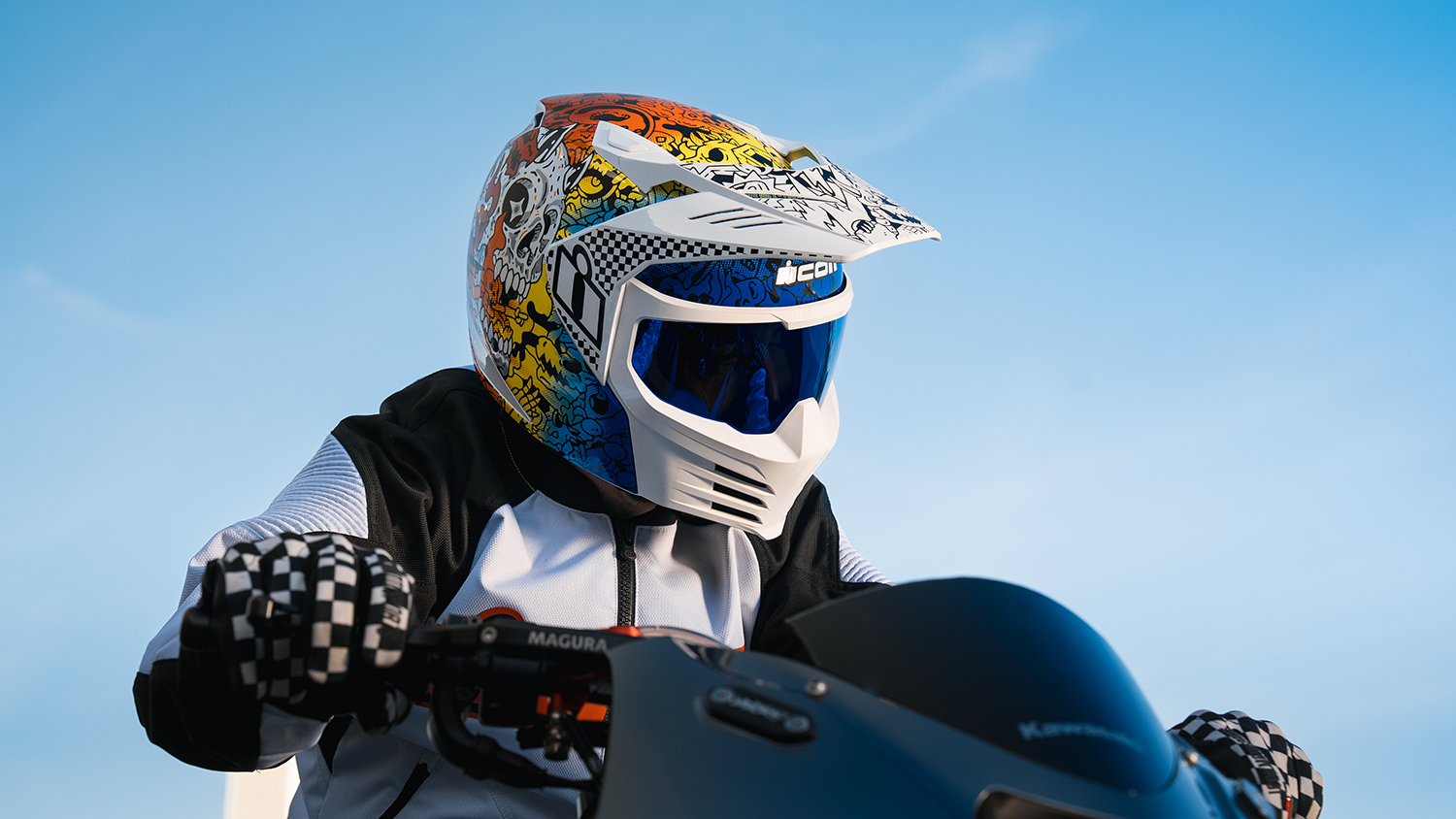 Elsinore™ Doodle 3 Helmet