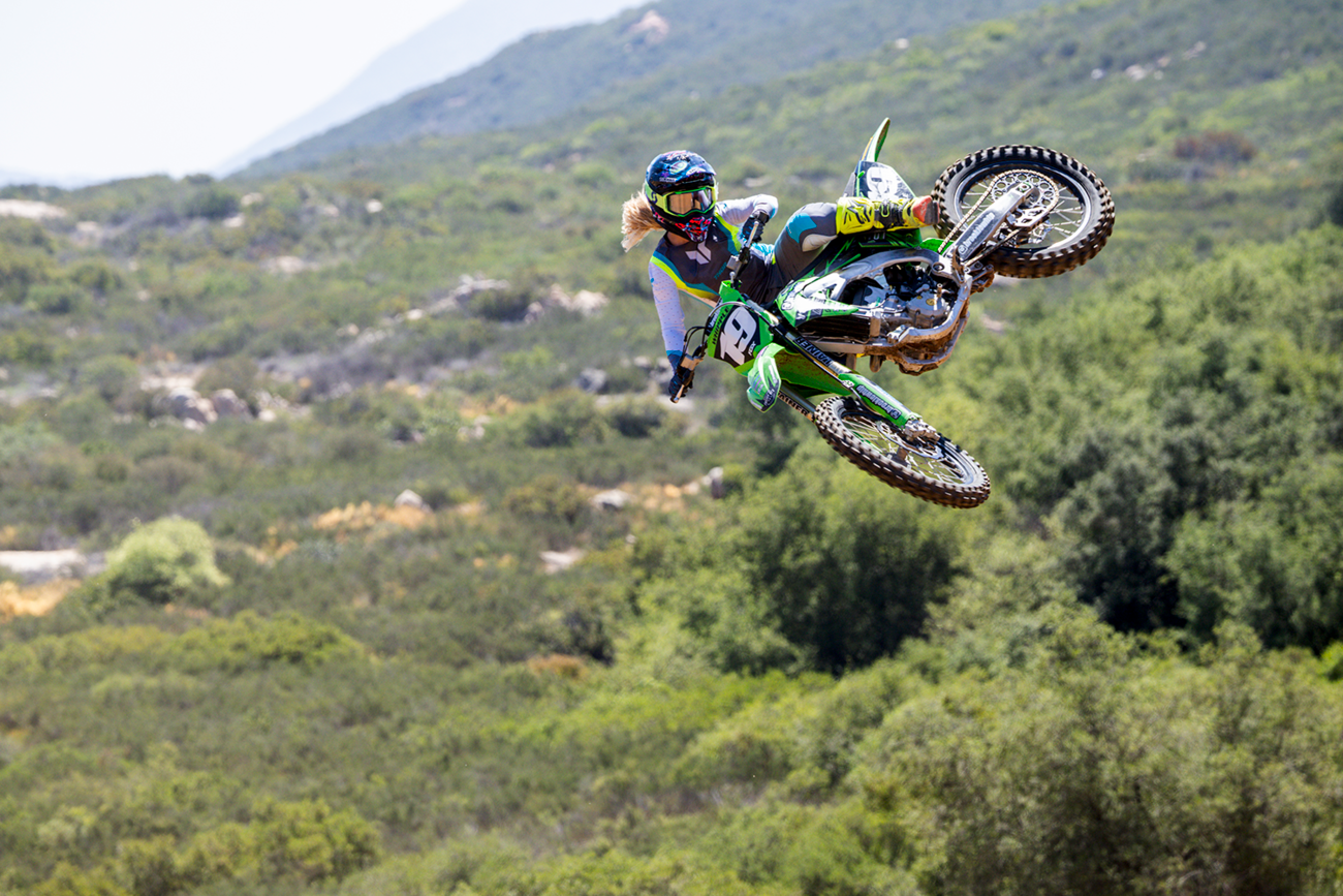 Women's Sportmode Iconic Gloves